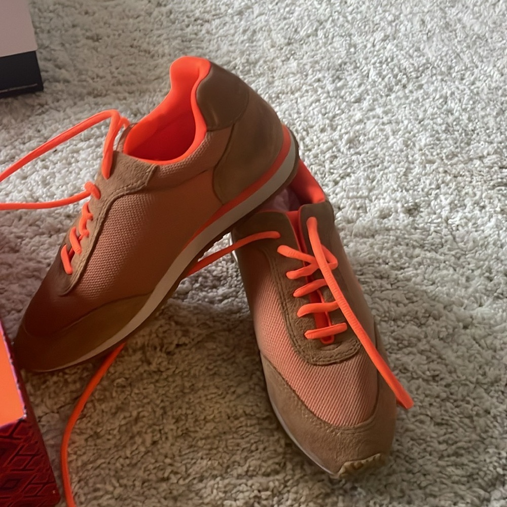Tory Burch sneakers brand new inbox, 
Orange